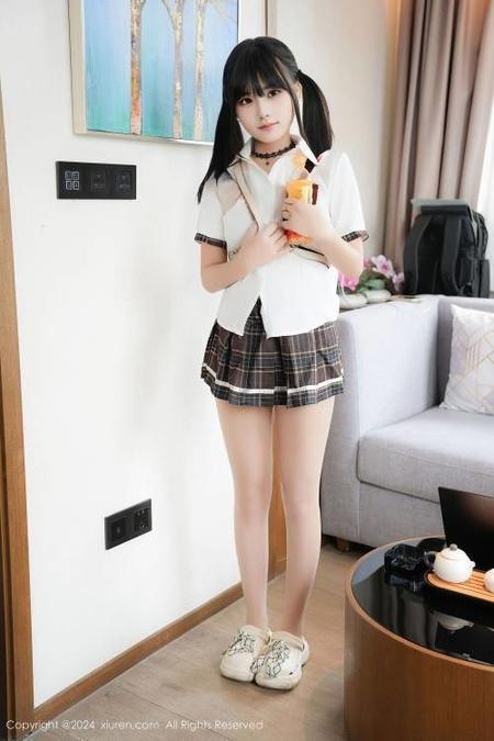 [Xiuren秀人网]2024.12.10 NO.9573 姚若兮vay[53+1P/568MB]-2